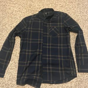 Oakley Men’s button up shirt